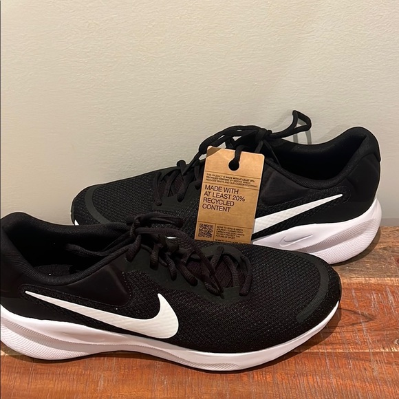 Nike Men’s Revolution Black and White Athletic Shoes - Picture 1 of 6